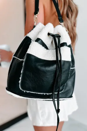 Inclined To Change Sherpa Detailed Convertible Drawstring Bag (Black)